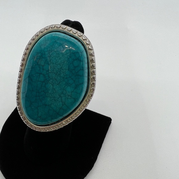Vintage Faux Turquoise Silver Toned Statement Ring - Picture 3 of 6